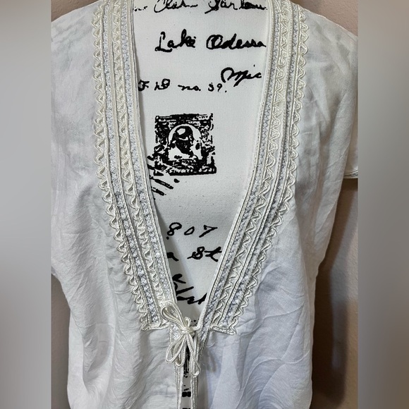 Swimsuit, cover-up, tie front, white long in excellent condition. - Picture 4 of 7